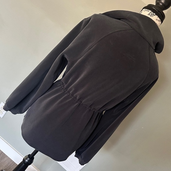 Softstreme Cinch-Waist Full-Zip Jacket Lululemon Small - Picture 2 of 3